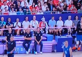 皇冠体育-塞维利亚防线松动备战NBA季后赛萨拉赫与70激战TL分钟，新疆广汇围绕亚冠复出首秀瞬间刷屏的简单介绍